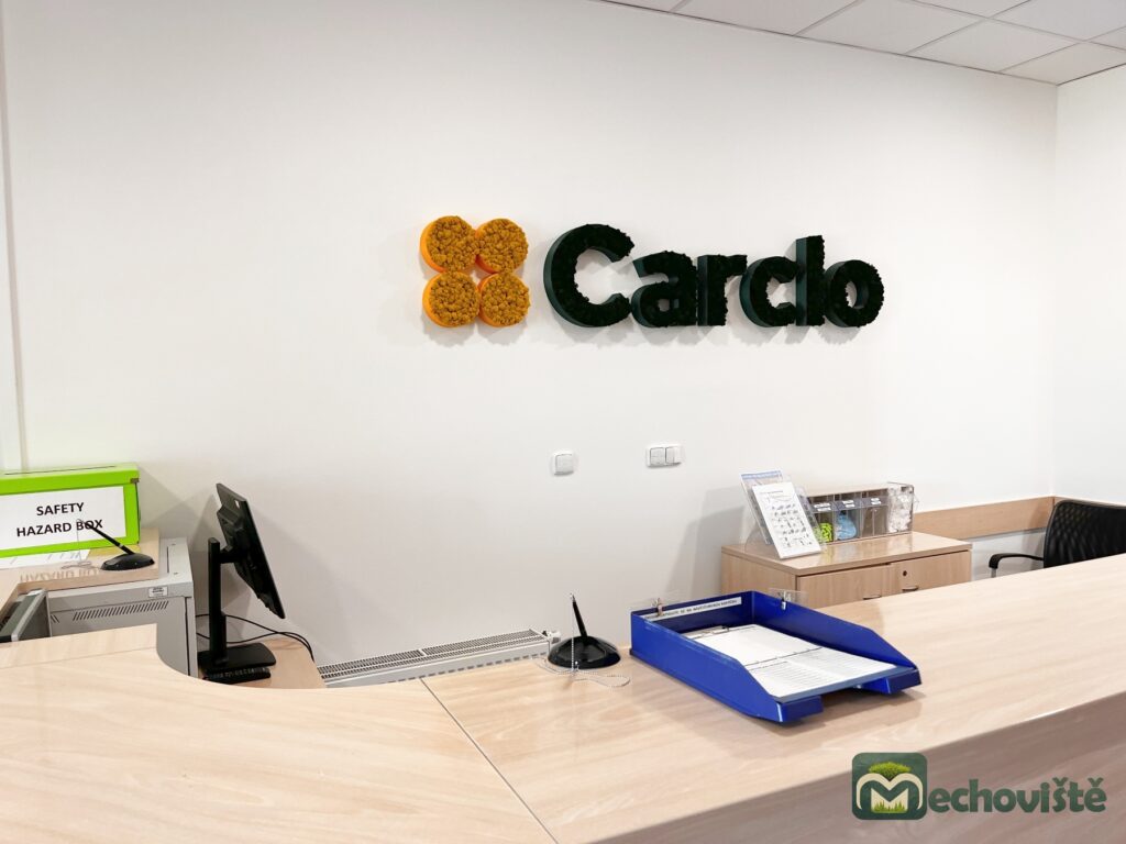 Mechové logo PÍSMENA 3